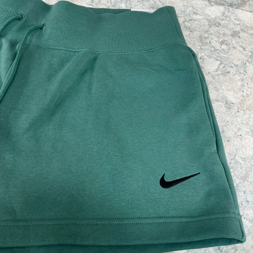 Nike Phoenix Fleece High Rise Loose Shorts Green Bicoastal XL NWT FD1409-361